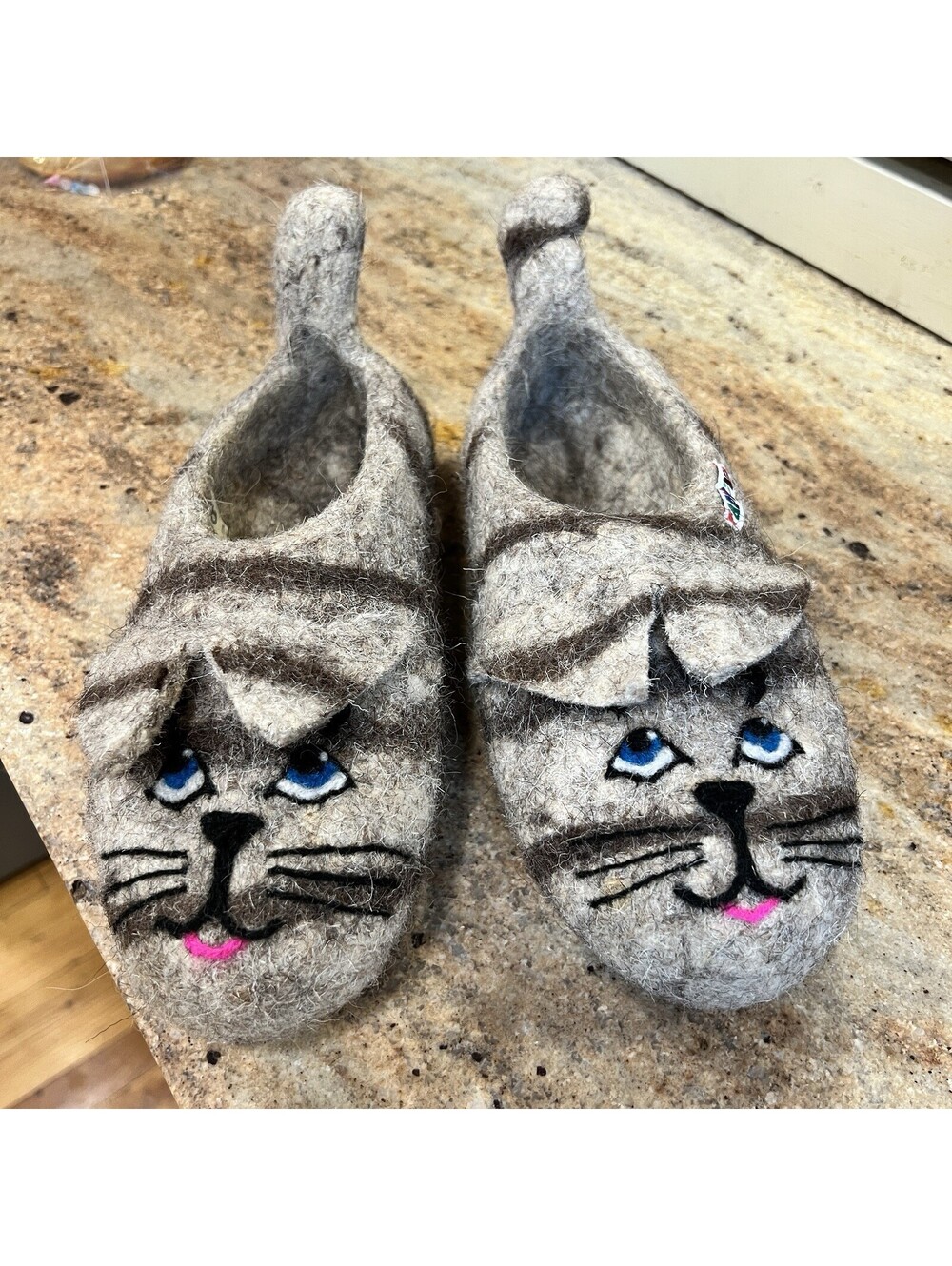 TapkiVip 100% Wool Felt Cat Slippers Handmade Russian House Shoes EU 38/7-7.5